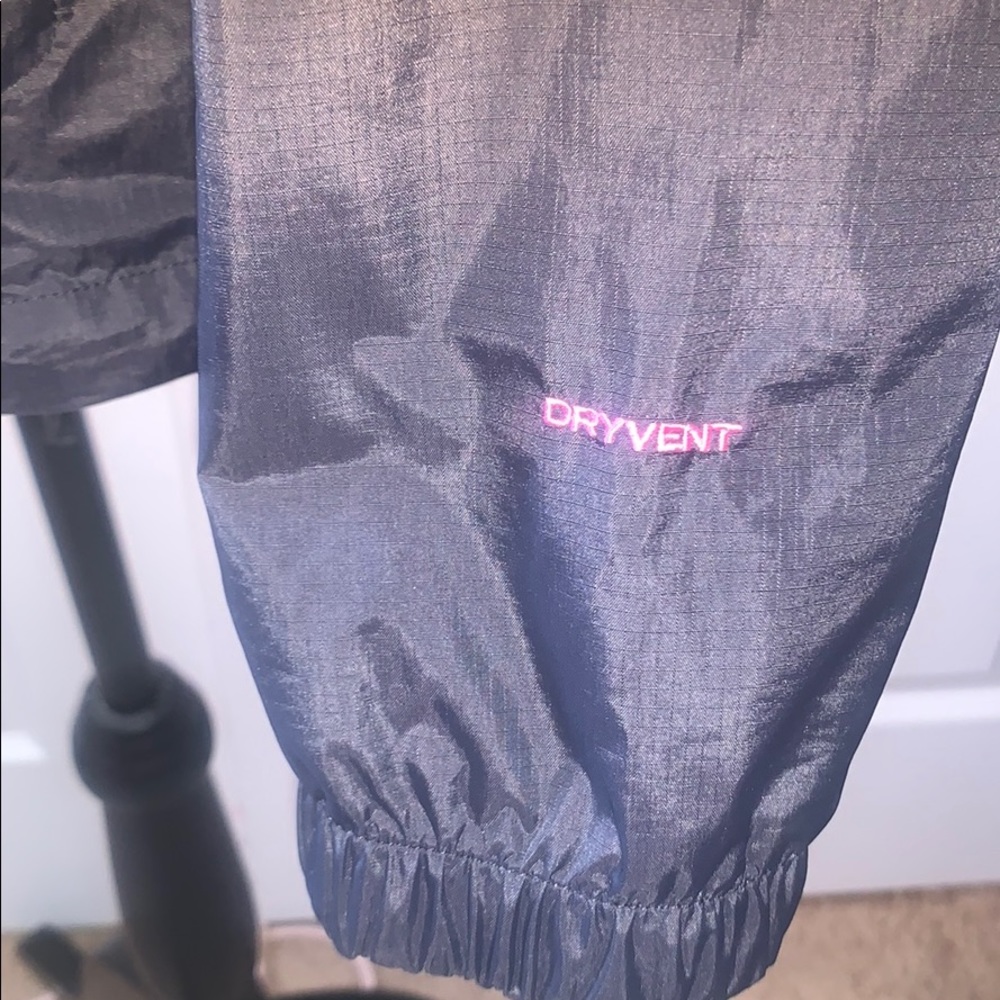 EUC North Face Lightweight Rain Jacket Size Large - Picture 4 of 8